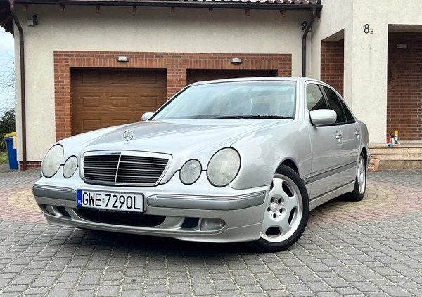 Mercedes-Benz Klasa E cena 15950 przebieg: 228000, rok produkcji 2001 z Żukowo małe 137